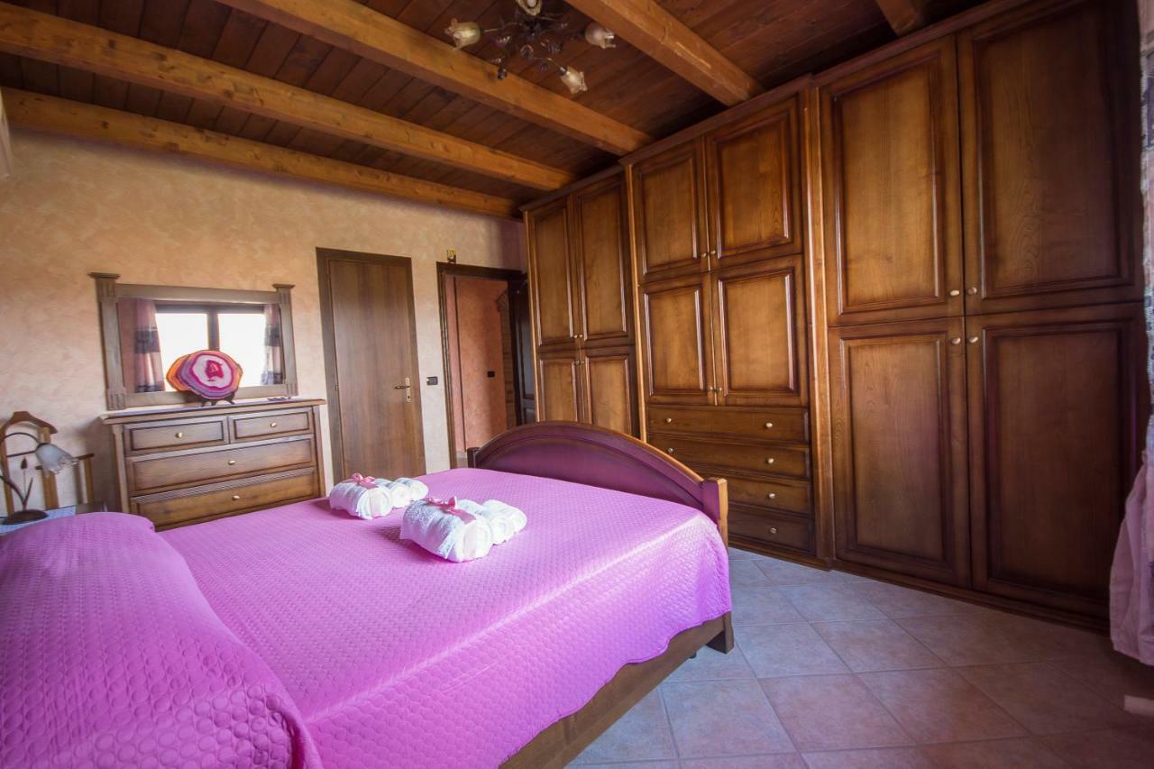 Casa Vacanza Il Mandorlo Domusnovas Exteriör bild