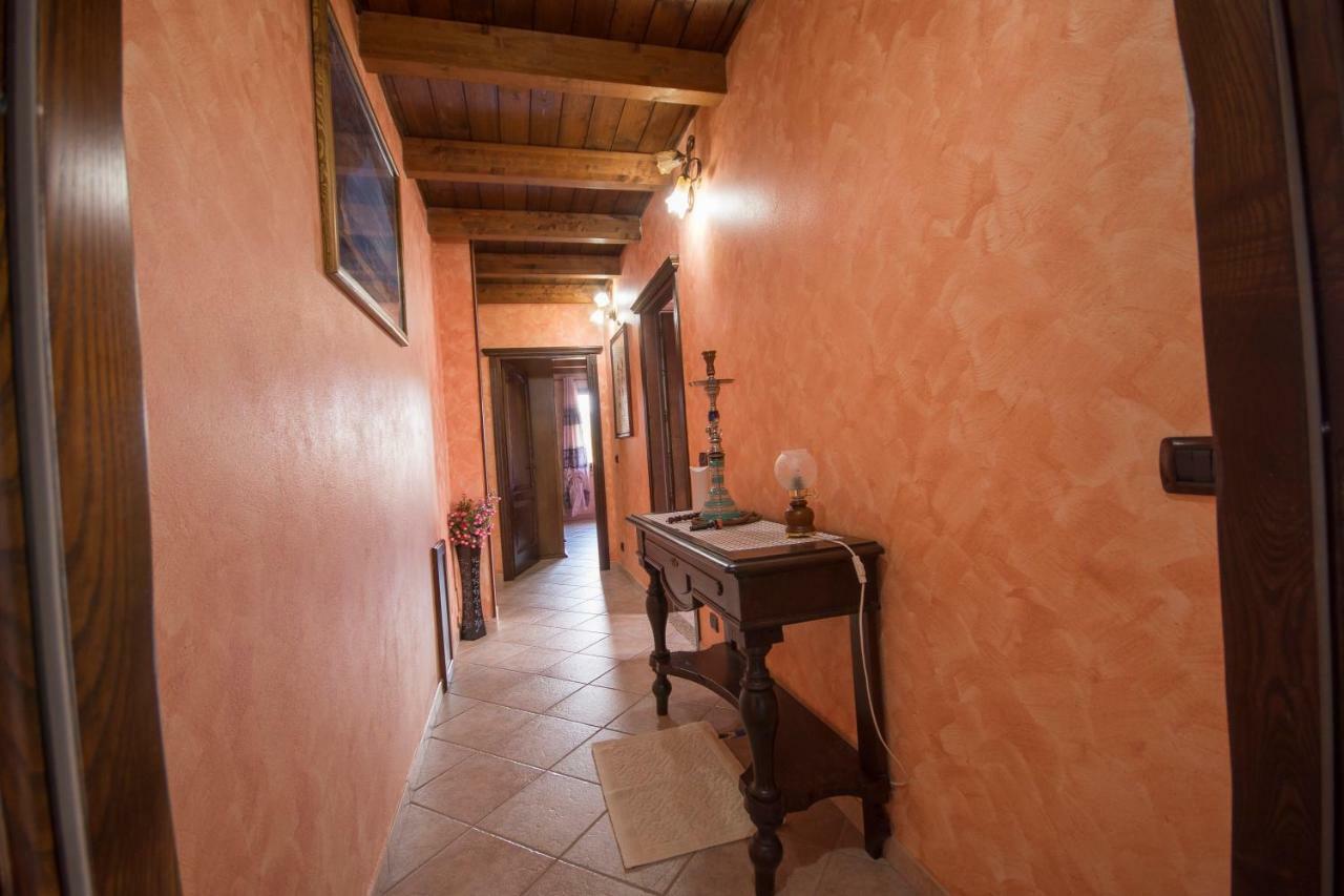 Casa Vacanza Il Mandorlo Domusnovas Exteriör bild