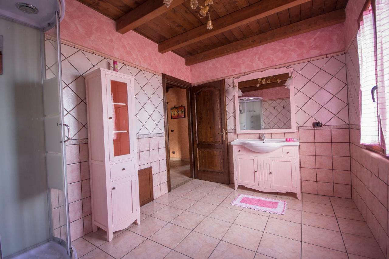 Casa Vacanza Il Mandorlo Domusnovas Exteriör bild