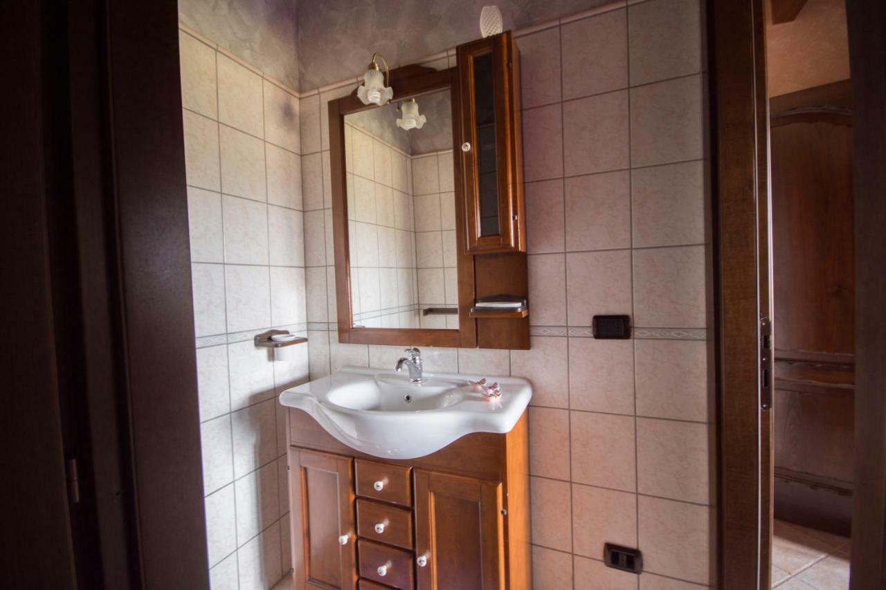 Casa Vacanza Il Mandorlo Domusnovas Exteriör bild